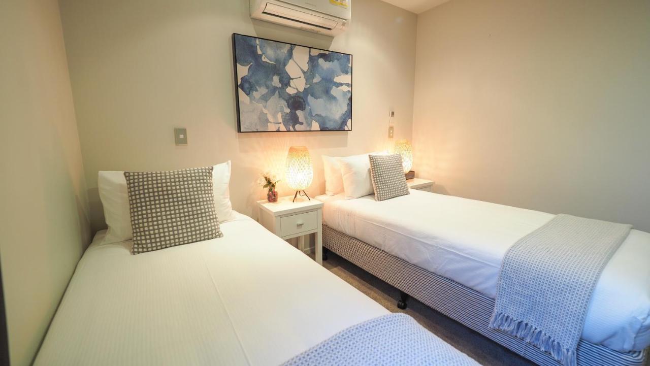 Colombo Lodge Hotel Christchurch Bagian luar foto